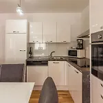 Three-bedroom In Appartement *