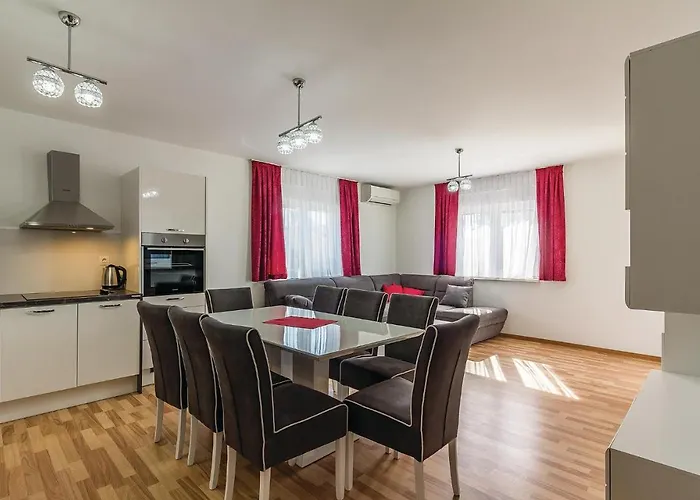 Three-bedroom In Apartament